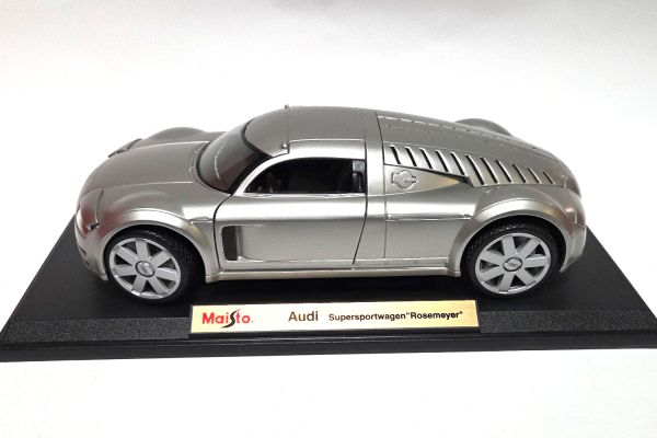 gebraucht! Maisto 31625 Audi Supersportwagen Rosemeyer silber Maßstab 1:18 - fast wie neu