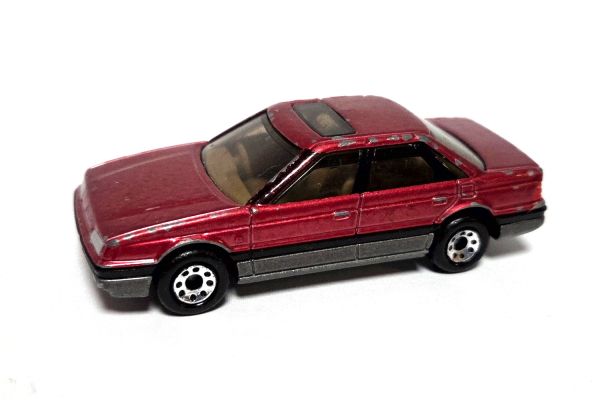 gebraucht! Matchbox Rover Sterling rot metallic 1987 Maßstab 1:60 - etwas bespielt