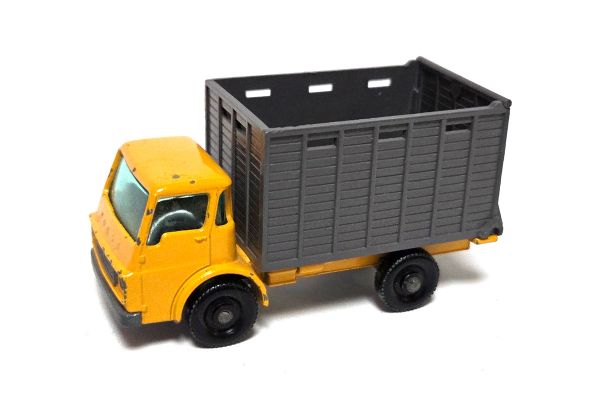 gebraucht! Matchbox No.37 Dodge Cattle Truck orange/grau Lesney - leicht bespielt