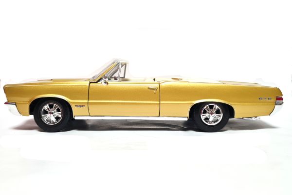 gebraucht! Maisto 31884 Pontiac GTO Cabrio Hurst Edition 1965 gold Maßstab 1:18 Modellauto - fast wi