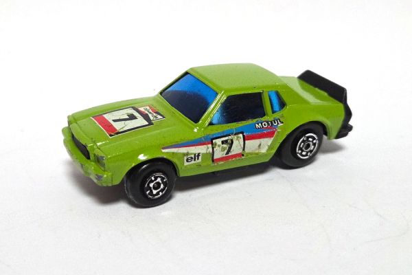 gebraucht! Guisval Ford Mustang II hellgrün 1:64 - leicht bespielt