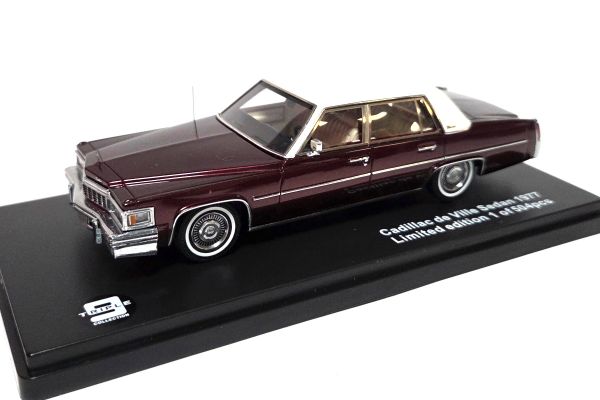 NOS! Triple9 43028 Cadillac DeVille 1977 weinrot 1:43