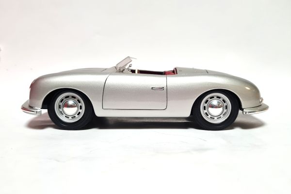 gebraucht! Maisto 31853 Porsche 356 Roadster 1948 silber Maßstab 1:18 - fast wie neu