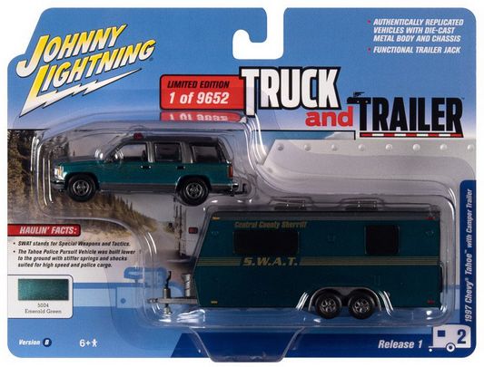Johnny Lightning JLBT016B-2 Chevrolet Tahoe 1998 mit Wohnwagen grün metallic/grau Truck & Trailer 20