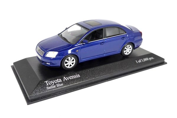 gebraucht! Minichamps Toyota Avensis Stellar Blue 1:43 - neuwertig