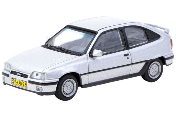 Tarmac Opel Kadett GSi silber 1:64
