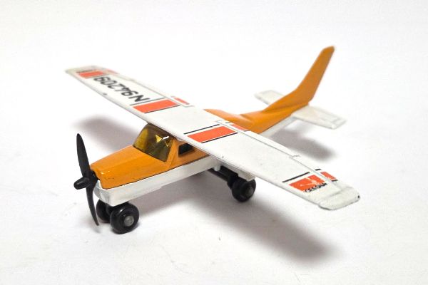 gebraucht! Matchbox SB14 Cessna 210.G Flugzeug weiss/orange 1974 Made in England - leicht bespielt