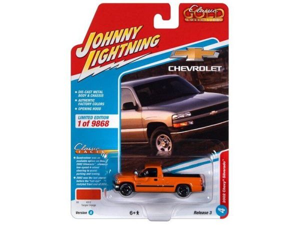 Johnny Lightning JLCG030A-4 Chevrolet Silverado orange 2002 - Classic Gold 2022 R3 Maßstab 1:64 Mode
