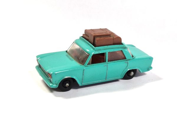 gebraucht! Matchbox No.56 Fiat 1500 mit Gepäck hellgrün Made in England - ganz leicht bespielt