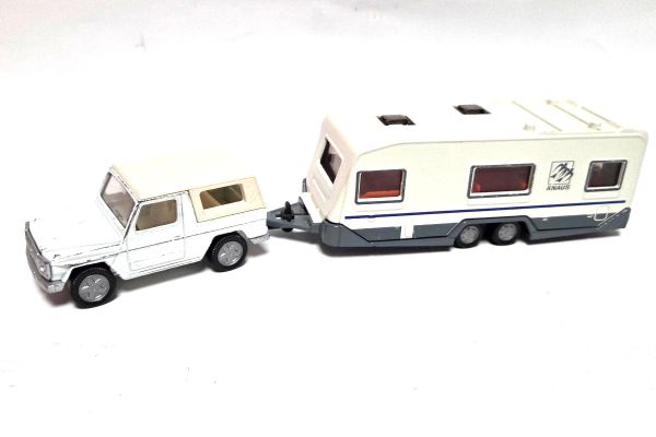 gebraucht! Siku 2532 PKW mit Wohnwagen Mercedes-Benz 280 GE weiss 1994 - leicht bespielt