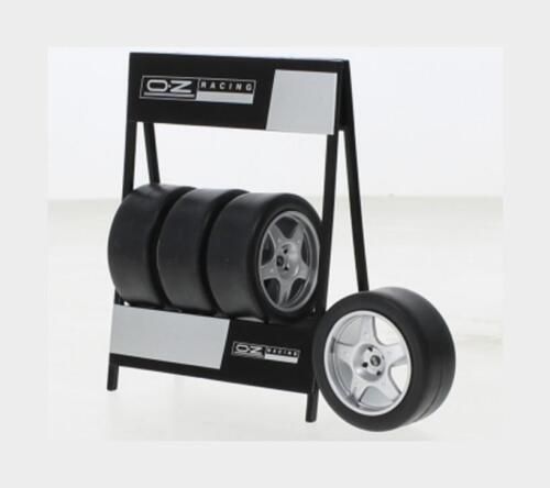 IXO Models 18SET014W Radset OZ Crono silber 4 Reifen mit Ständer Maßstab 1:18 Räder