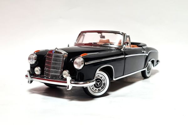 gebraucht! Sun Star 3553 Mercedes-Benz 220 SE Cabriolet 1958 schwarz Maßstab 1:18 - fast wie neu