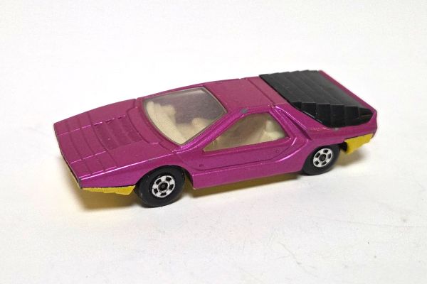 gebraucht! Matchbox No.75 Alfa Carabo lila metallic/gelb 1970 Lesney - ganz leicht bespielt