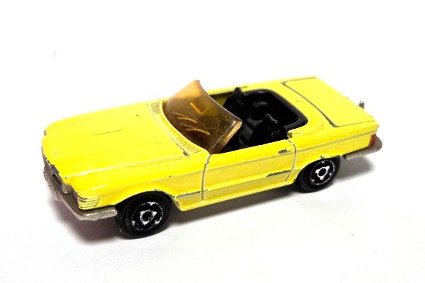 gebraucht! Majorette No.213 Mercedes 350 SL (R107) gelb 1:60 leicht bespielt