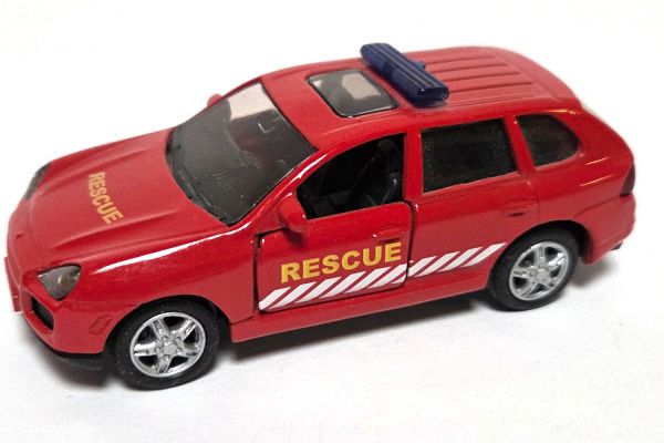 gebraucht! Siku 1062 Porsche Cayenne Rescue Feuerwehr rot - fast wie neu