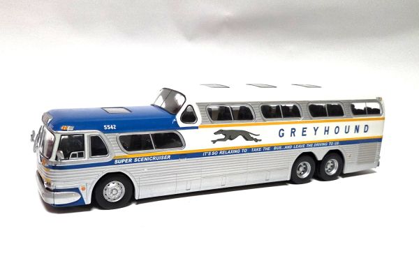 gebraucht! Greyhound Scenicruiser Bus silber/weiss/blau 1:43 - fast wie neu