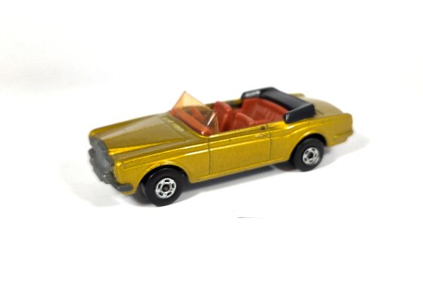gebraucht! Matchbox No.69 Rolls Royce Silver Shadow coupe gold metallic - ganz leicht bespielt