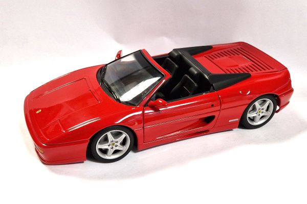 gebraucht! UT Models 74030 Ferrari F355 Spider rot Maßstab 1:18 - fast wie neu