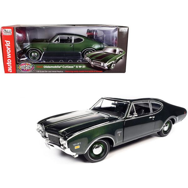 Autoworld Oldsmobile Cutlass SW-31 dunkelgrün metallic 1969 - 1:18