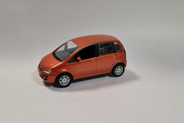 gebraucht! Norev 774006 Fiat Idea orange metallic Maßstab 1:43 Modellauto - neuwertig