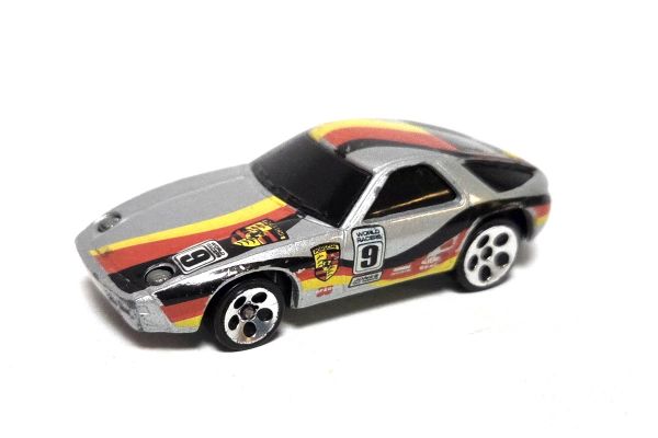 gebraucht! Hot Wheels Porsche 928 silber #9 ca. 1:64 - leicht bespielt