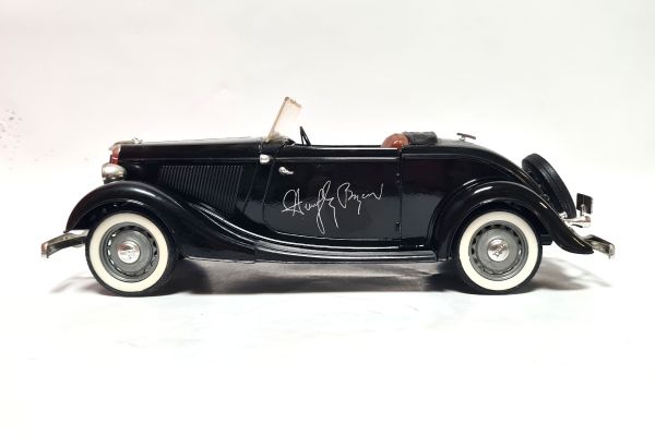 gebraucht! Solido 011786 Ford V8 Roadster 1934 "Humphrey Bogart" schwarz Maßstab 1:19 Modellauto