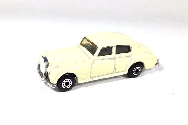 gebraucht! Matchbox Rolls Royce Silver Cloud 1985 creme - leicht bespielt