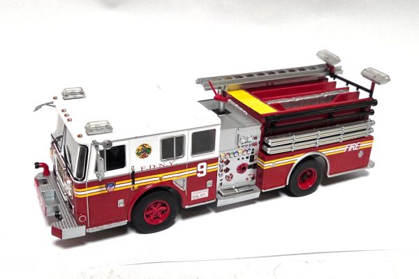 gebraucht! Seagrave Pumper Fire Truck FDNY rot Feuerwehr 1:43 - fast wie neu
