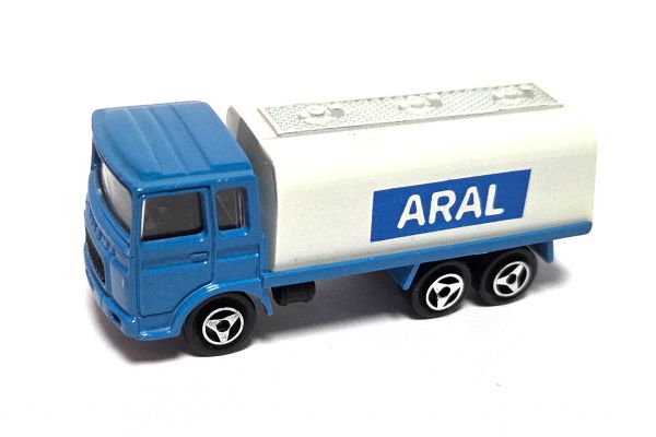 gebraucht! Majorette Saviem Tankwagen ARAL blau/weiss Maßstab 1:100 - fast wie neu