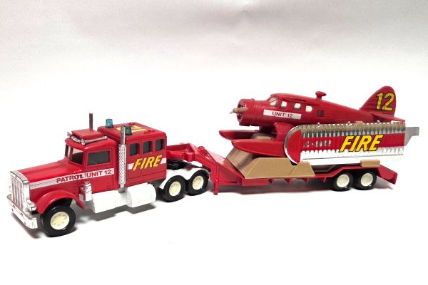 gebraucht! Matchbox K-134 Peterbilt Fire Spotter Plane Transporter Sattelzug rot Super Kings - leich