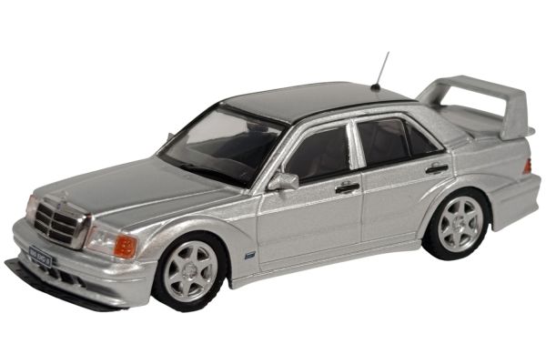 INNO64 Mercedes-Benz 190E silber 1:64