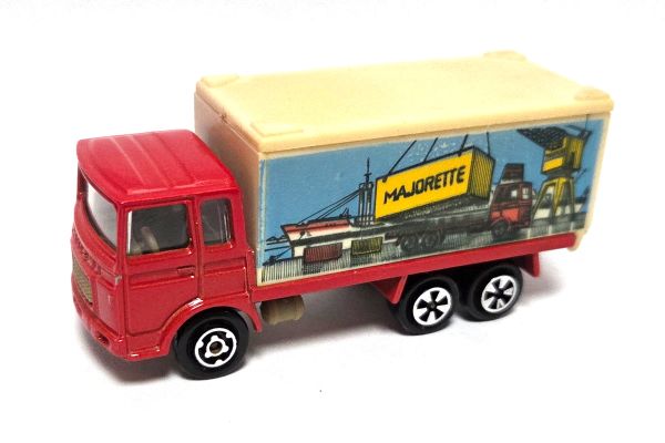 gebraucht! Majorette Saviem Koffer LKW rot Maßstab 1:100 - fast wie neu
