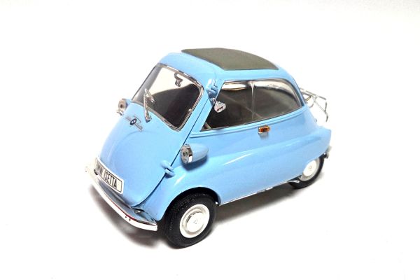 gebraucht! Revell 08820 BMW Isetta 250 hellblau 1:18 - fast wie neu