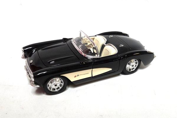 gebraucht! Bburago 1524 Chevrolet Corvette 1957 schwarz 1:24 - fast wie neu
