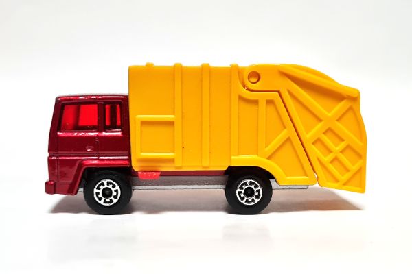 gebraucht! Matchbox No.36 Refuse Truck rot metallic/gelb Lesney 1979 - fast wie neu
