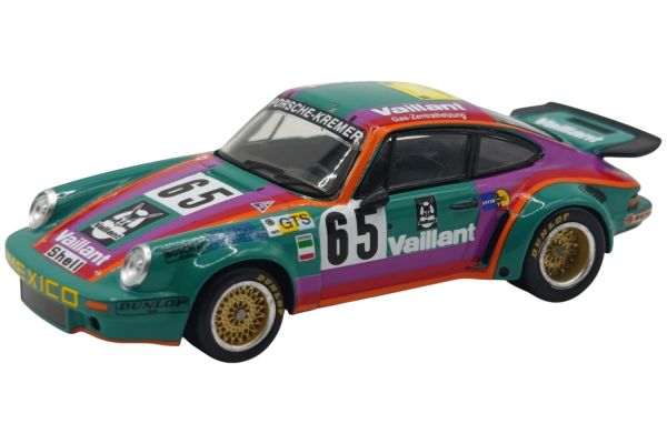 Spark Porsche 911 Carrera RSR 3.0 #65 Sprowls/Bolanos/Contreras 24h Le Mans 1975 grün/rot/lila 1:64