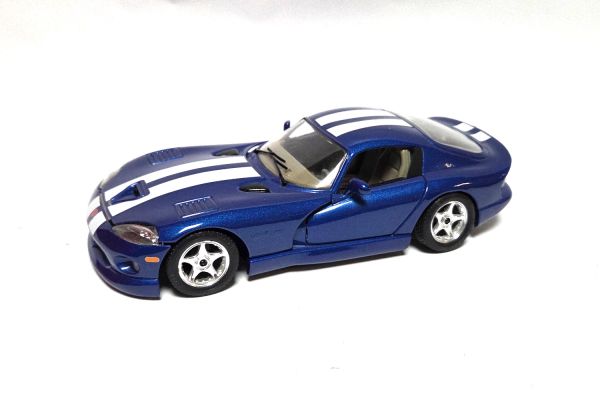 gebraucht! Bburago Dodge Viper GTS Coupe blau metallic 1:24 - ganz leicht bespielt
