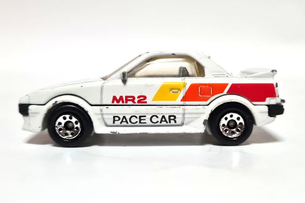 gebraucht! Matchbox Toyota MR2 weiss "Pace Car" 1986 Maßstab 1:56 - leicht bespielt