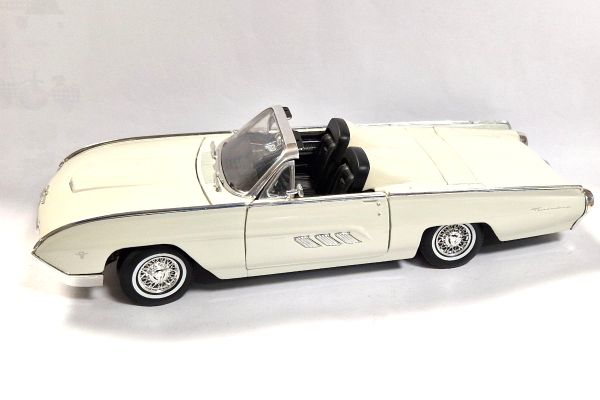 gebraucht! Anson 30334 Ford Thunderbird Convertible cremeweiss 1963 Maßstab 1:18 Modellauto - fast w