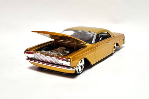 NOS! Ertl 39152 Chevrolet Bel Air 1962 gold metallic 1:24