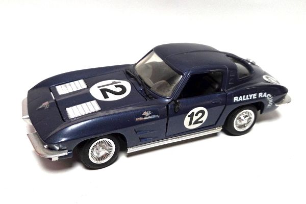 gebraucht! Revell Chevrolet Corvette Stingray 1963 blau 1:24 - ganz leicht bespielt