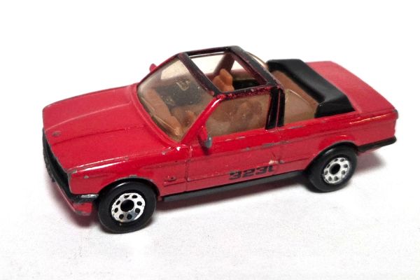gebraucht! Matchbox BMW 323i Cabriolet (E30) rot 1985 - leicht bespielt