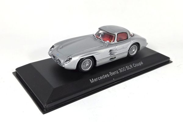 NOS! Minichamps Mercedes-Benz 300 SLR Coupe silber 1:43