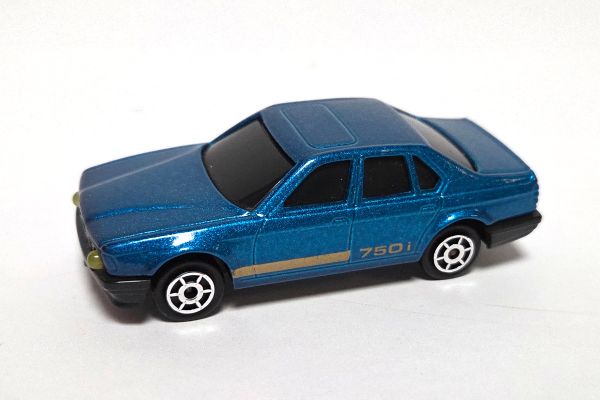 gebraucht! Majorette 2313 Sonic Flashers BMW 750i blau metallic - fast wie neu