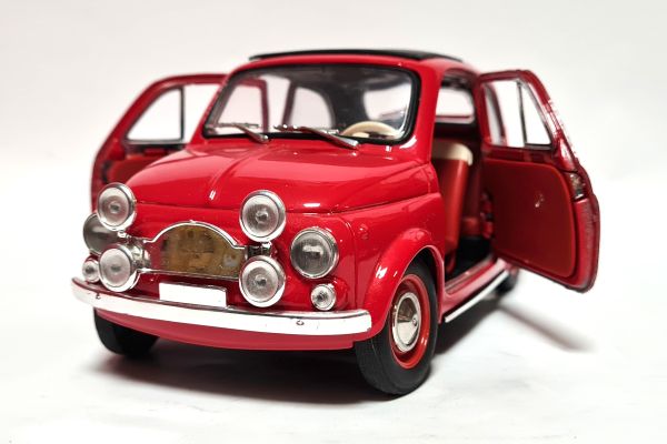 gebraucht! Solido 8044 Fiat 500 1965 "No. 29 Monte Carlo" rot Maßstab 1:16