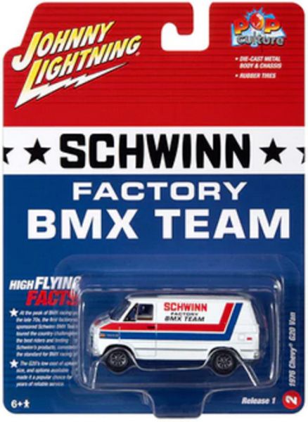 Johnny Lightning JLPC011-2 Chevrolet G20 Van "Schwinn" weiss 1976 - Pop Culture 2023 R1 Maßstab 1:64