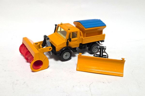 gebraucht! Siku 2827 Unimog U 1500 Winterdienst melonengelb - leicht bespielt