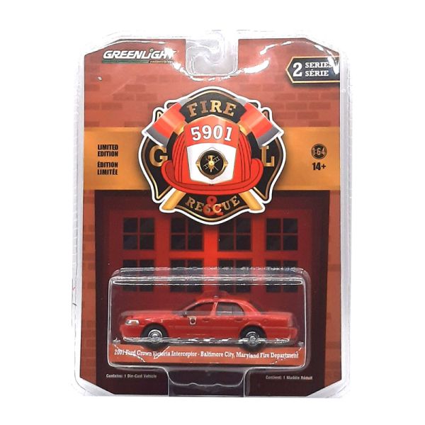 Greenlight 67020-E Ford Crown Victoria &quot;Baltimore City Fire Department&quot; rot 2001 - Fire &amp; Rescue 2 M