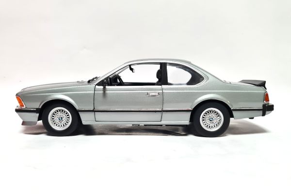 gebraucht! Anson 30404 BMW 635CSI 1982 silber Maßstab 1:18 Modellauto - fast wie neu