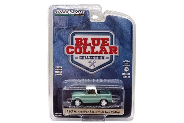Greenlight 35280-A Harvester Scout Half Cab Pickup grün 1965 - Blue Collar 13